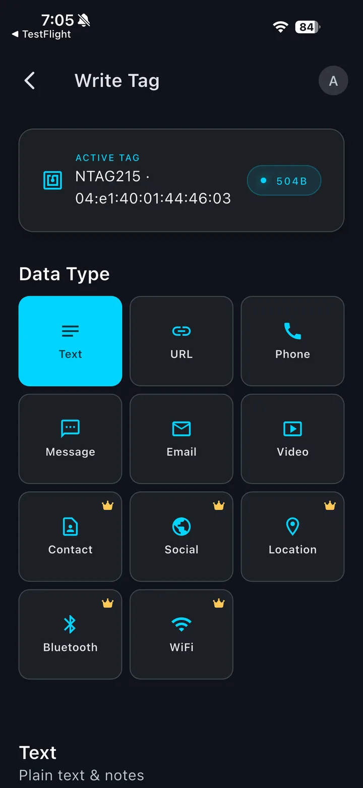 Write Tag screen showing the active NTAG215 tag and data types: text, URL, phone, message, email, video, contact, social, location, Bluetooth and Wi-Fi